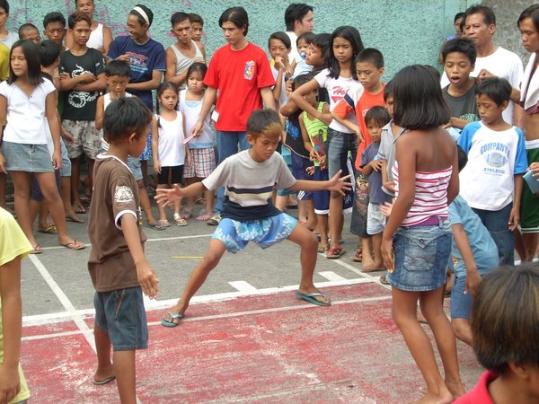 8 Pinoy Games We Loved From Our Pre-Internet, Childhood Days | 8List.ph