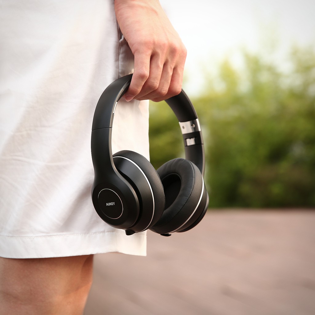 Noise Canceling Headsets That Won't Break The Bank